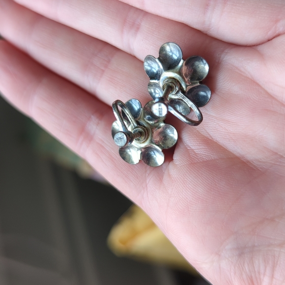 Vintage Sterling Silver 3D Rose Flower Screw-Back Earrings - Picture 6 of 9